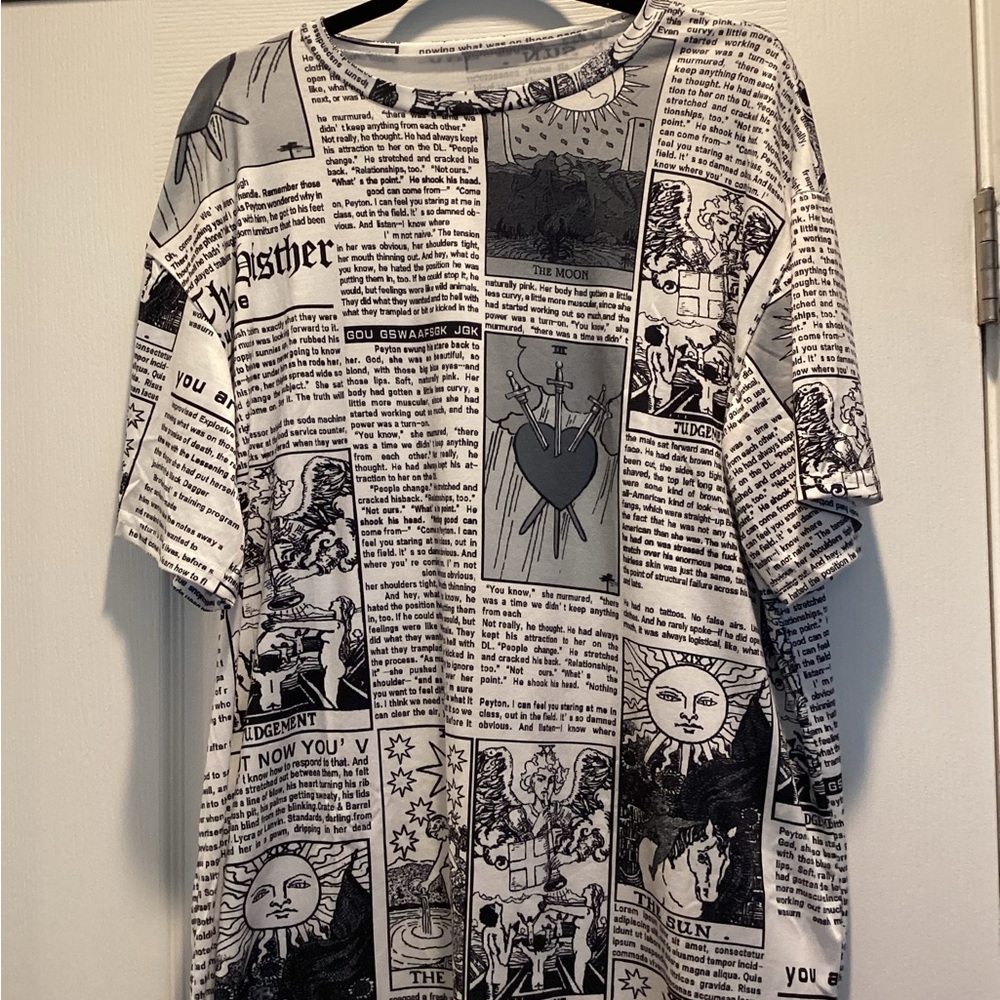 Graphic Black and White Short Sleeve Tee